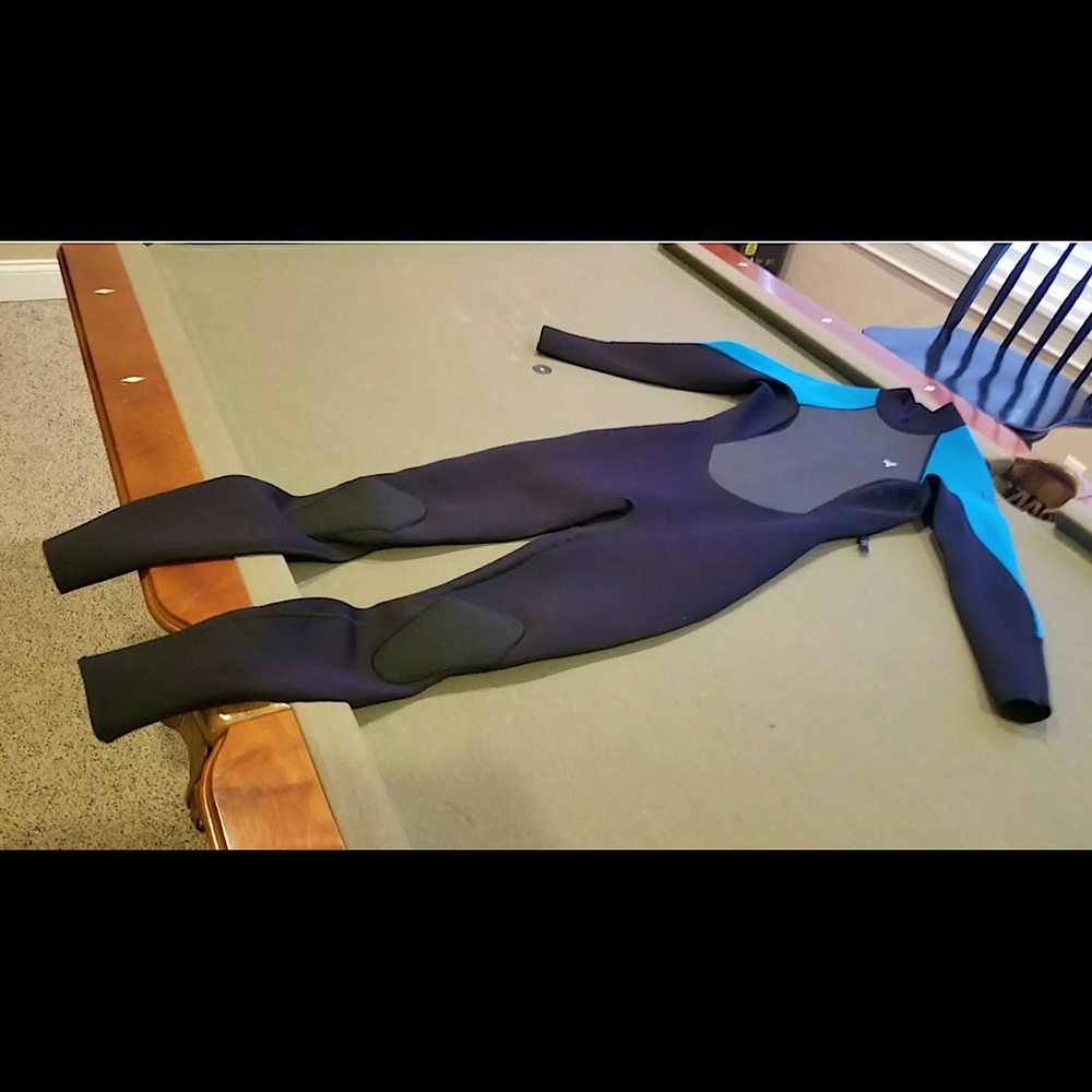 Xcel women's wetsuit GCS 3.2 size 6 FULL BODY